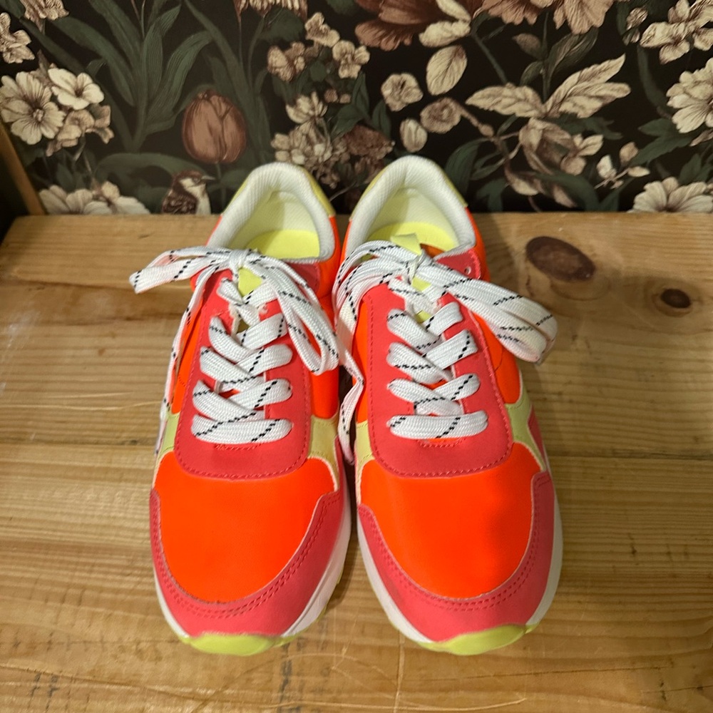 Serra Womens Retro Sneakers Pink Orange Yellow White In Great Condi Size 7 Shoes